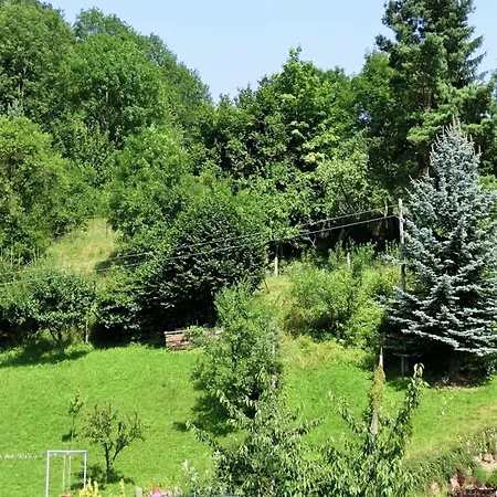 Ruhiges In Floh-seligenthal Apartment